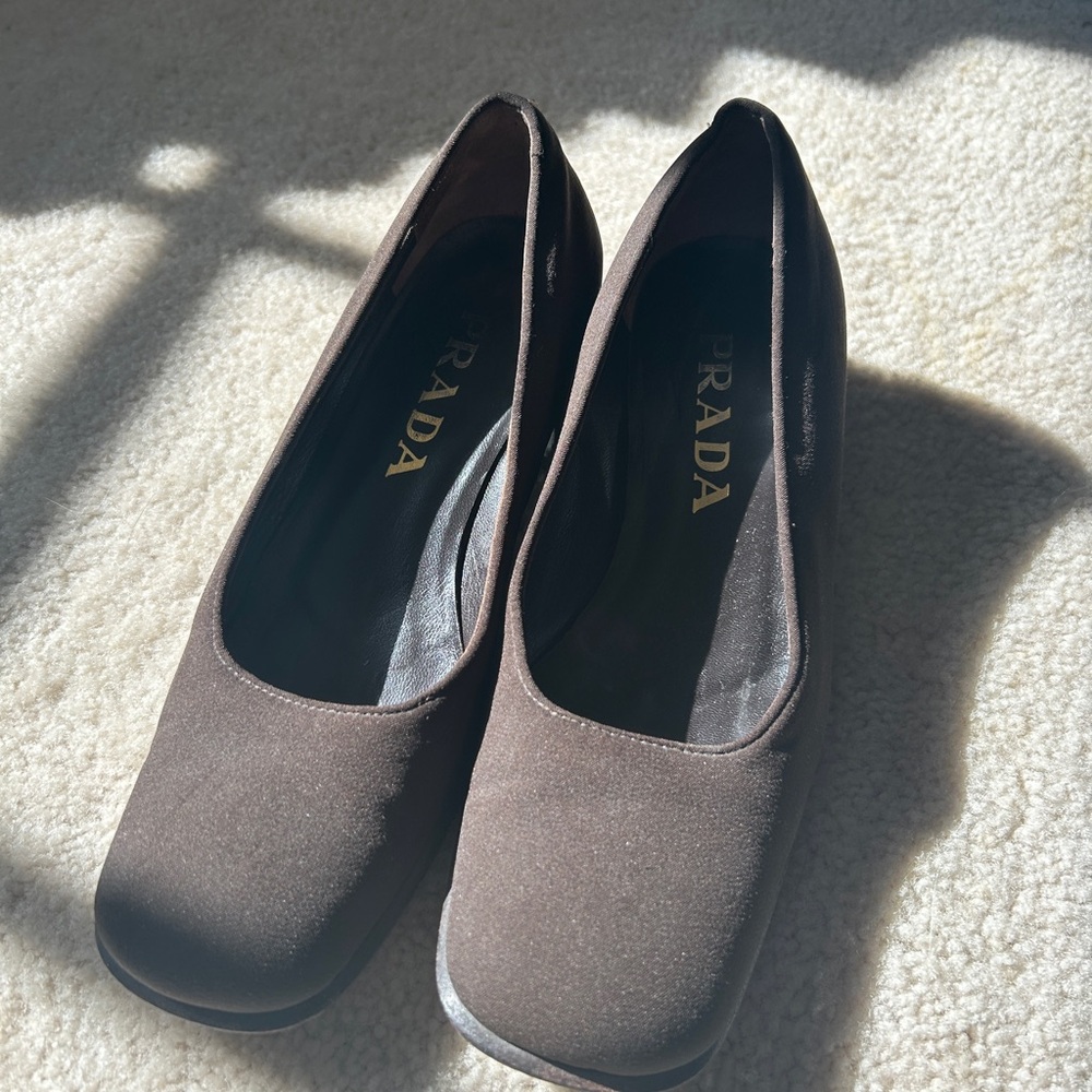 Vintage Prada Brown Pumps